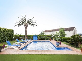 Villa Garriguella Außenaufnahme 3