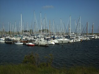 Hafen Den Osse liegt am Ferienpark Port Greve