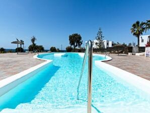 Apartment Blick auf das toskanische Meer – 2BR, Pool und Terrasse - Costa Teguise - image1