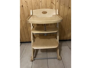 Hochstuhl verfügbar