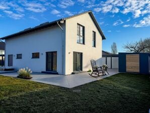 Ferienhaus Kleine Auszeit - mit Terrasse, Garten und Carport