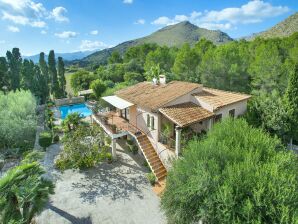 Villa in Pollensa mit Pool und Bergblick