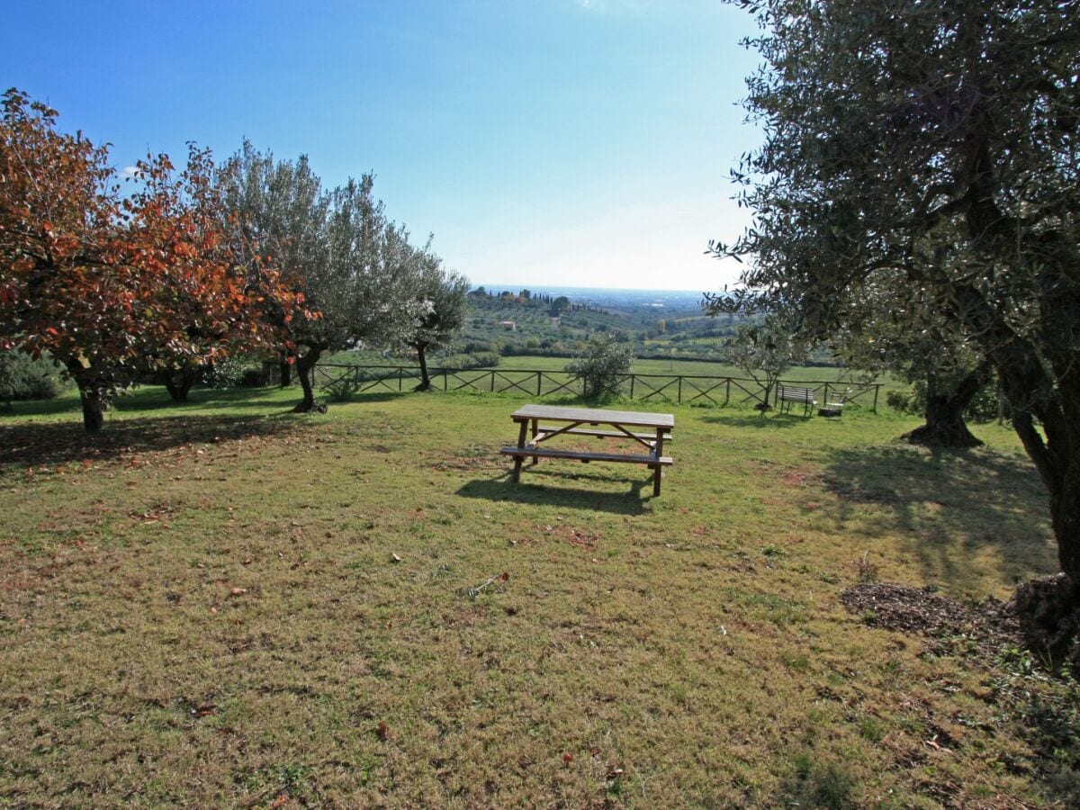 Im grossen Park von Vigna Luisa können Sie spazieren