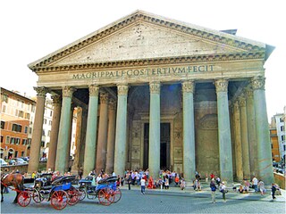 Pantheon, nearby: the best preserved ancient monument