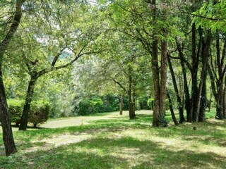 Holiday park Saint-Saturnin-lès-Apt Environment 23