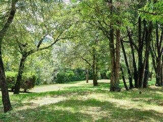 Holiday park Saint-Saturnin-lès-Apt Environment 21