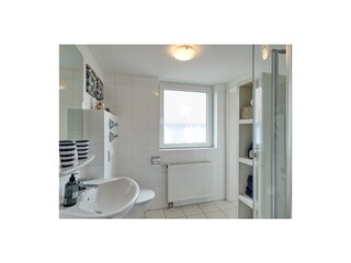Badezimmer mit Dusche
