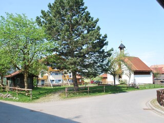 Die Kapelle & Spielplatz in Vorderreute