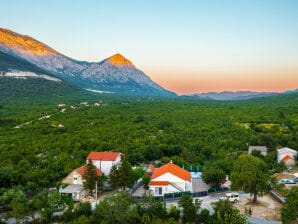 Beautiful Villa Ika with pool in Makarska - Rašćane - image1