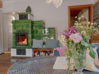 Wohnzimmer mit Kachelofen