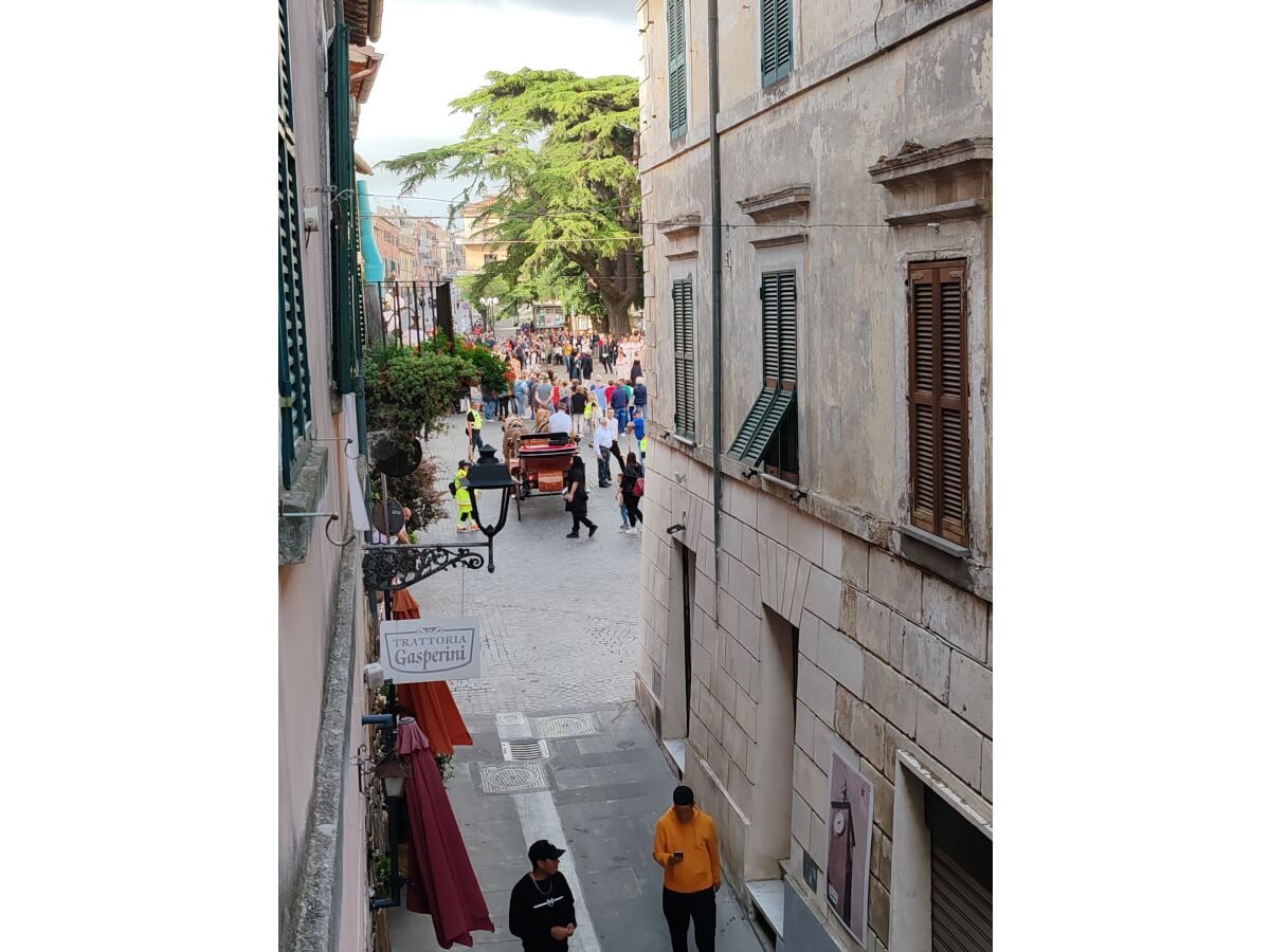 Blick auf den Platz von Canino, Italien