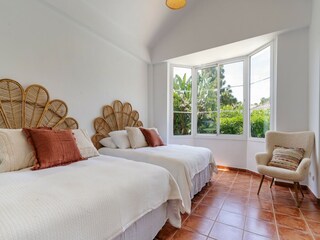 Villa La Mairena Features 9