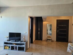 Holiday Apartment With Sea View - 059