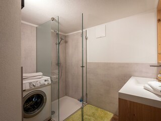 Dusche (c) Hannes Dabernig