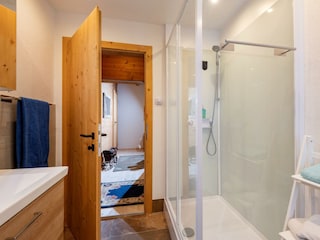 Badezimmer2 @Hannes Dabernig