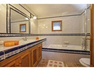 Cottage Búger Features 38