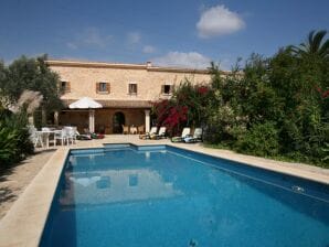 Gîte Maison de vacances avec piscine près de Búger - Bouger - image1