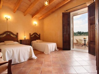 Cottage Búger Features 34