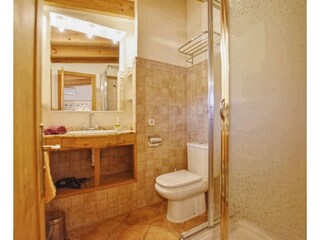 Cottage Búger Features 26