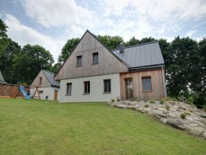 Child-friendly villa in Bohemia - Desna - image1