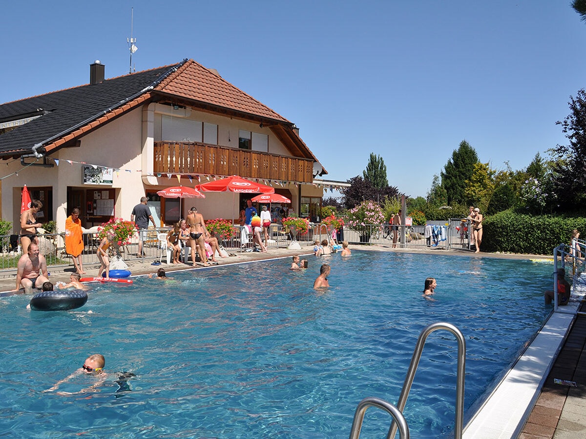 Freibad gratis im Campingpark Luginsland