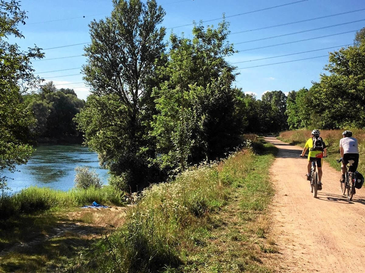 Fahrradtouren ohne Steigungen am Rhein entlang