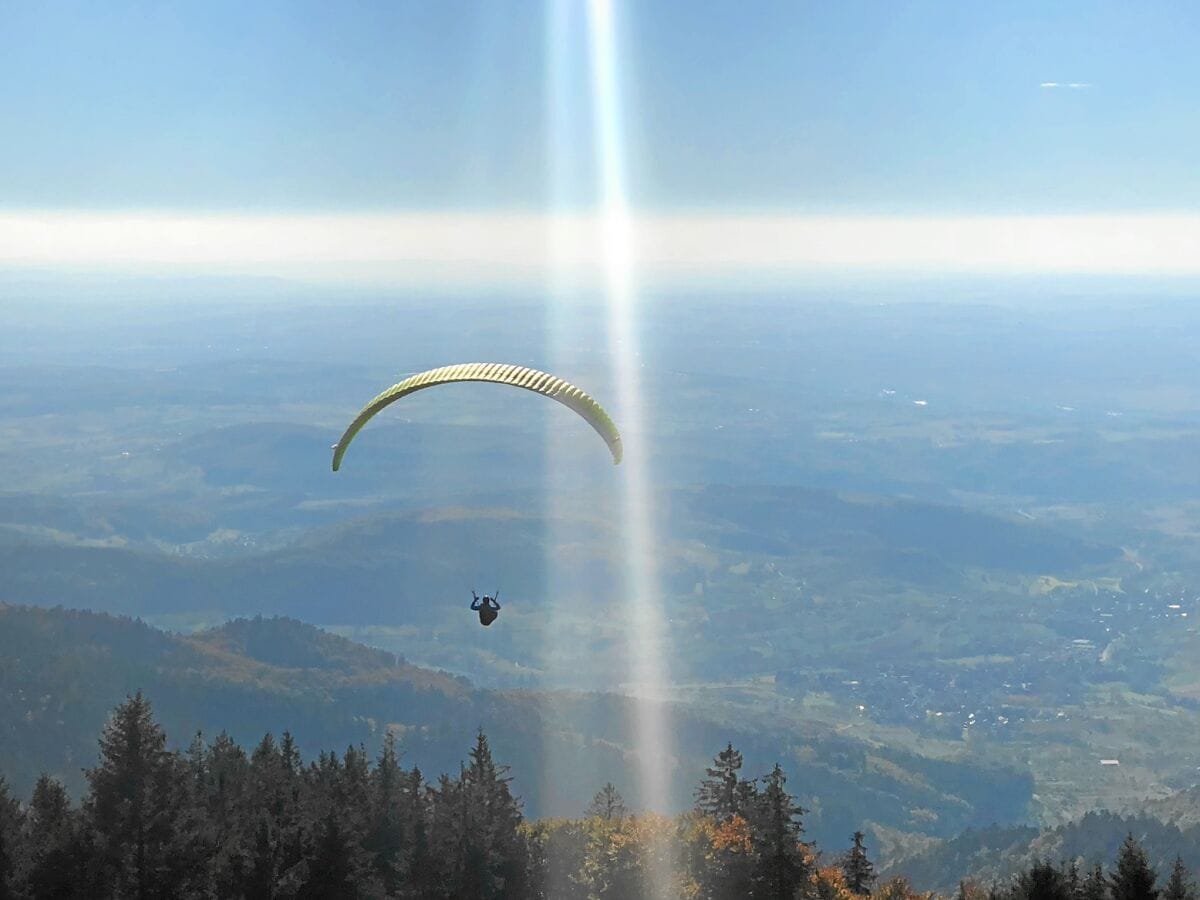 Paraglider im Schwarzwald