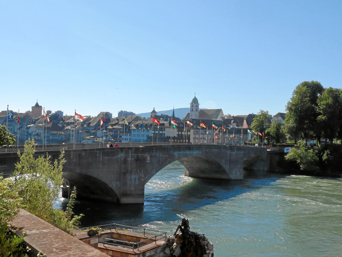 Historische Rheinbrücke in die Schweiz bei Rheinfelden