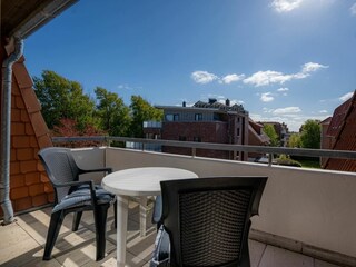 Südbalkon mit kleinem Meerblick