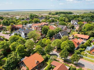 Luftbild mit Meerspanorama