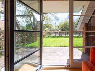 Blick auf die Gartenterrasse