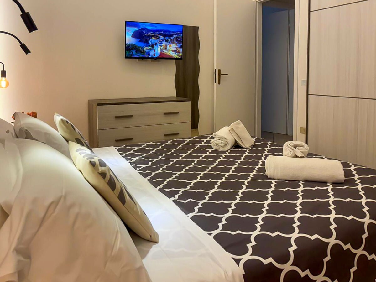 Das Schlafzimmer mit TV