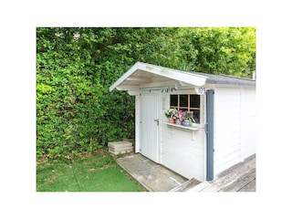 schuurtje om strandspullen in op te bergen