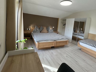 Dreibettzimmer