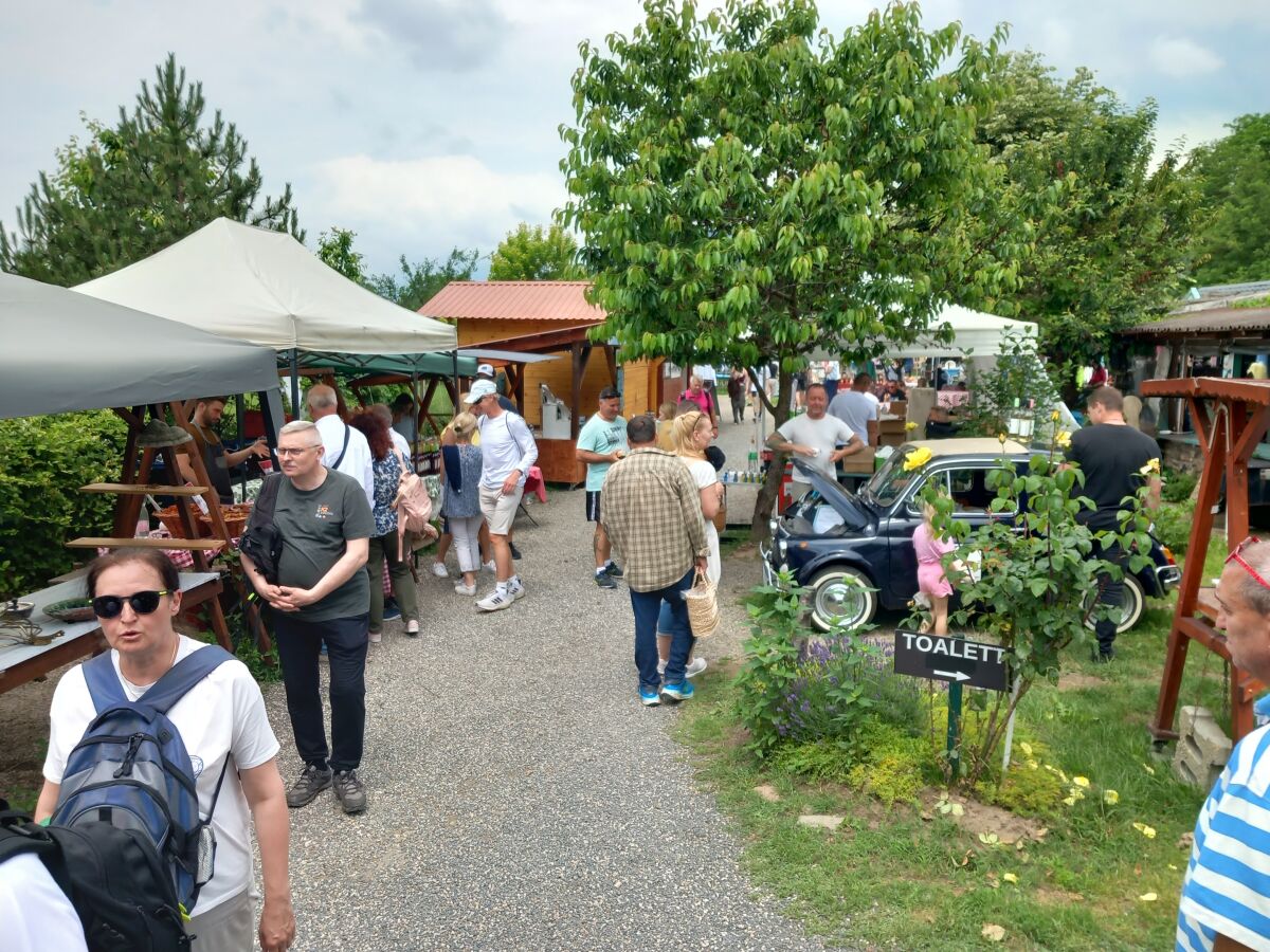 Liliomkert-Markt Kaptalantoti