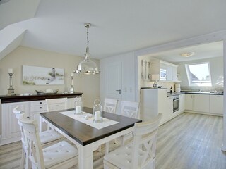 Küche und Essbereich