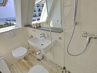 Duschbad 2 mit Ostseeblick