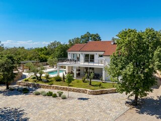 Luxuriöse Villa Posija mit privatem Pool