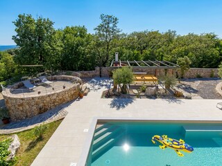 Luxuriöse Villa Posija mit privatem Pool
