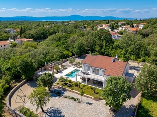 Luxuriöse Villa Posija mit privatem Pool