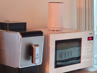Küche EG, Mikrowelle, Kaffe-Vollautomat