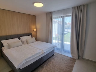 Schlafzimmer 1