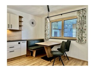 2F0E5381-9B8C-4573-8375-B2BD51121DFA_1_105_c