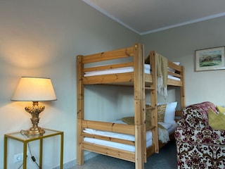 Wohn- und Schlafzimmer