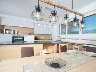 Firm21_FewoSchw.080-min