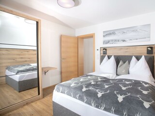 Firm21_FewoSchw.119-min