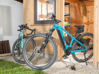 Firm21_FewoSchw.296-min