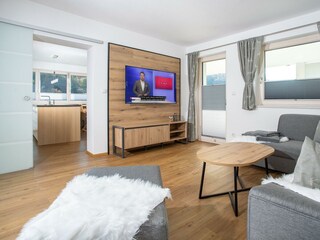 Firm21_FewoSchw.372-2-min