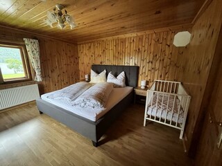 Schlafzimmer 1