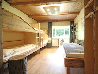 Schlafzimmer mit 2 Stockbetten